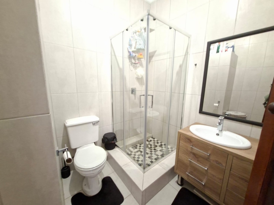 5 Bedroom Property for Sale in Noordhoek Free State